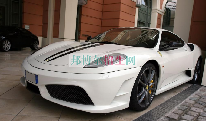 成都汽車服務(wù)與營銷學費