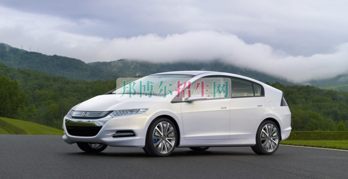 成都哪些大專(zhuān)學(xué)校汽車(chē)檢測(cè)與維修好