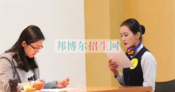 成都航空旅游職業(yè)學(xué)校開啟新學(xué)期首場(chǎng)招聘，場(chǎng)面火爆美女如云