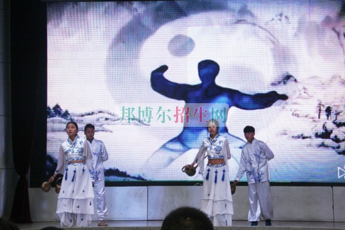 天府新區(qū)成人中等專業(yè)學(xué)校“美好新區(qū)，千年廣都”