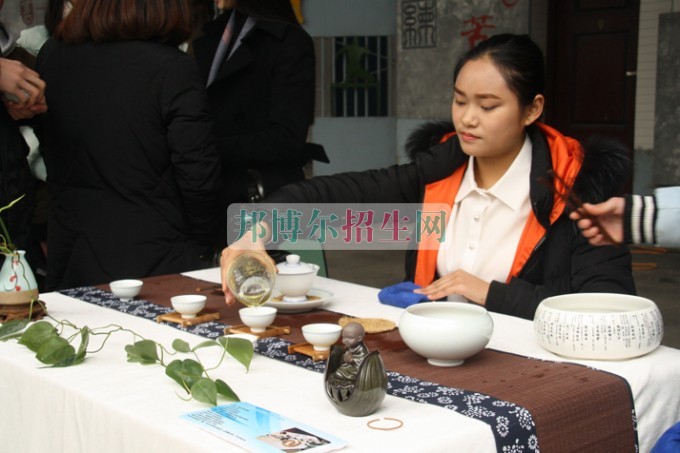 天府新區(qū)成人中等專業(yè)學(xué)校“美好新區(qū)，千年廣都”