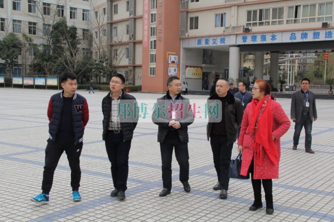 成都市教育局對四川省簡陽市高級職業(yè)中學(xué)進(jìn)行開學(xué)工作檢查