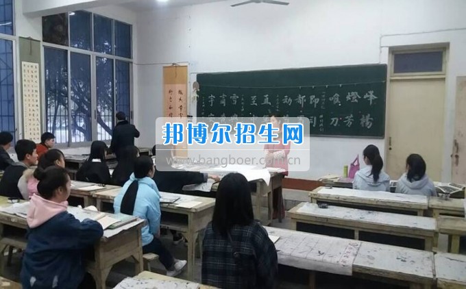 四川省江安縣職業(yè)技術(shù)學校周末大課堂，留守學生溫馨家園