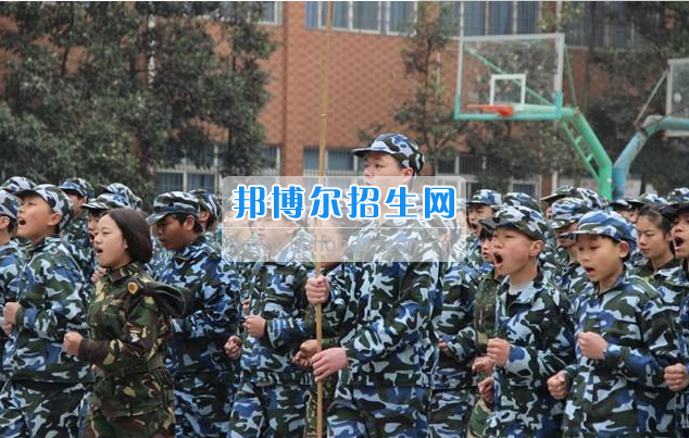 眉山科學(xué)技術(shù)學(xué)校2017春季新生軍訓(xùn)結(jié)業(yè)典禮圓滿結(jié)束