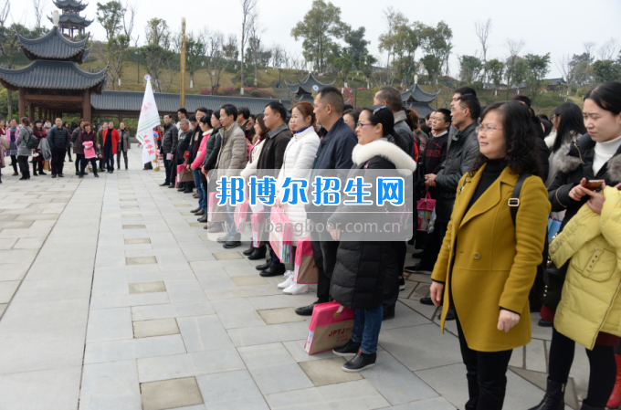 川南幼兒師范高等?？茖W(xué)校舉行慶祝國際勞動婦女節(jié)活動