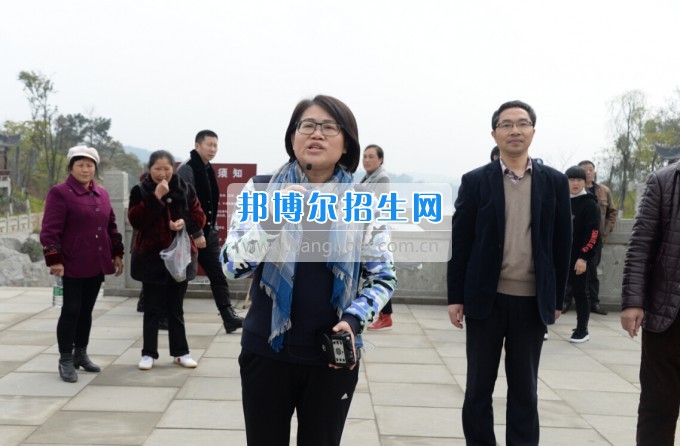 川南幼兒師范高等?？茖W(xué)校舉行慶祝國際勞動婦女節(jié)活動