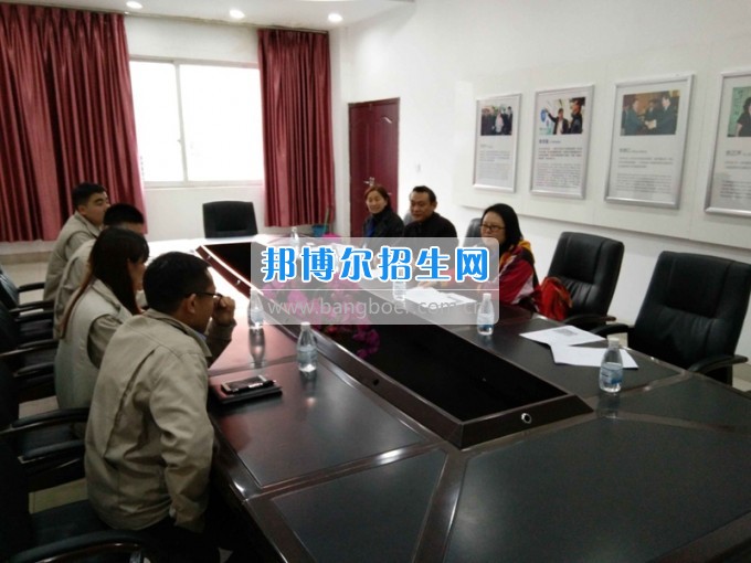四川省樂(lè)山市第一職業(yè)高級(jí)中學(xué)機(jī)械專業(yè)赴重慶知名企業(yè)調(diào)研