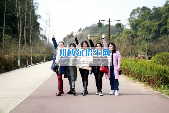 四川省樂山市第一職業(yè)高級中學春風十里，不如你