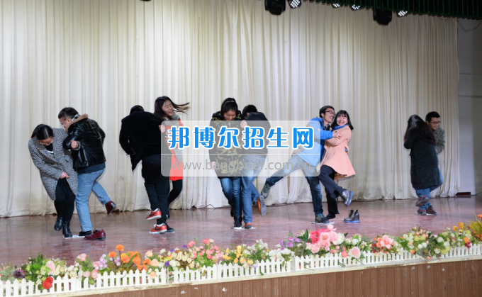 川南幼兒師范高等?？茖W(xué)校與內(nèi)江職業(yè)技術(shù)學(xué)校開展青年聯(lián)誼活動