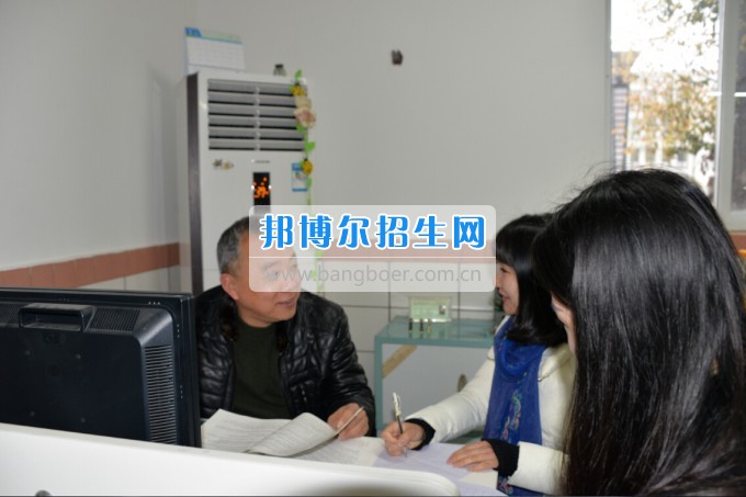 川南幼兒師范高等?？茖W校2017質(zhì)量年：撲下身子抓落實