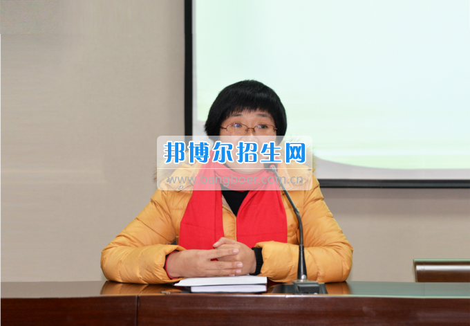 川南幼兒師范高等?？茖W(xué)校召開輔導(dǎo)員班主任工作例會加強(qiáng)和改進(jìn)學(xué)生思想政治工作