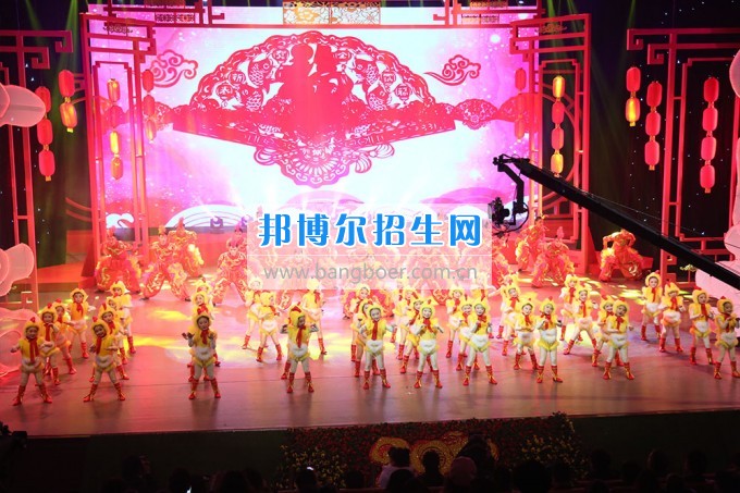 川北幼兒師范高等?？茖W(xué)校參演廣元春晚 服務(wù)地方文化