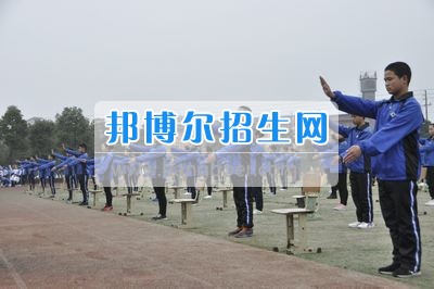 四川省什邡市職業(yè)中專(zhuān)學(xué)校舉行2017年春季德育周成果展示活動(dòng)