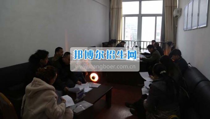 四川省古藺縣職業(yè)高級中學(xué)校集智匯力，全力推進(jìn)依法治校