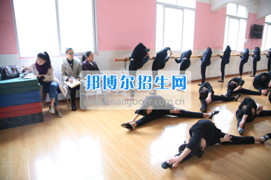 川北幼兒師范高等?？茖W(xué)校學(xué)前教育系赴南江小河職中調(diào)研