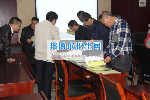 四川省德陽市師培機(jī)構(gòu)負(fù)責(zé)人來重慶市江津區(qū)師范進(jìn)修學(xué)?？疾旖處熃逃ぷ? width=