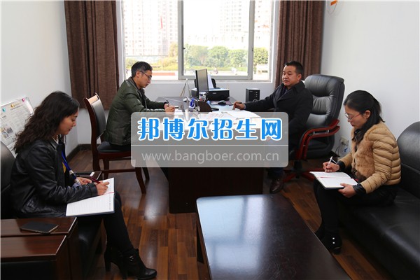 重慶機(jī)械電子技師學(xué)院紀(jì)委召開工作會