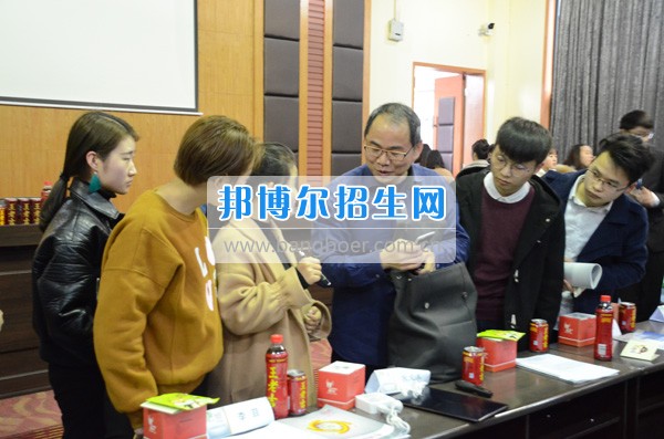 第十五屆中國(guó)大學(xué)生廣告藝術(shù)節(jié)學(xué)院獎(jiǎng)春季賽成都信息工程學(xué)院銀杏酒店管理學(xué)院站順利落幕