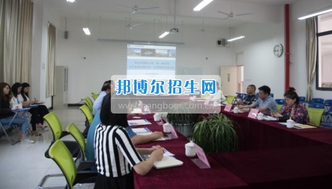 四川省一帶一路促進會會長林忠清一行來四川省經(jīng)濟管理學校參觀考察，共同商建“一帶一路國際職業(yè)教育中心”