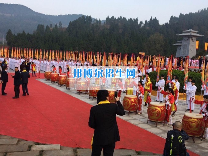 綿陽(yáng)市服裝職業(yè)技術(shù)學(xué)校助興海峽兩岸嫘祖祭祀大典