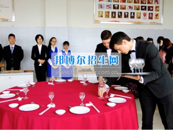 閬中市旅游學?；咏涣鲿? width=