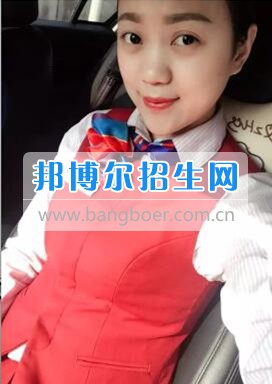 熱烈祝賀南充旅游職業(yè)中專學校畢業(yè)生趙穎升為動車組列車長