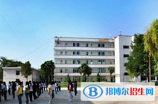 昭通衛(wèi)生學(xué)校2018年報(bào)名條件、招生對(duì)象