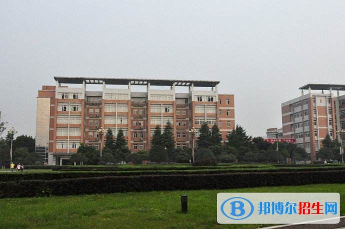 四川省信息工程學(xué)校有哪些專業(yè)