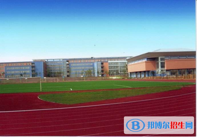 成都經(jīng)濟(jì)技術(shù)學(xué)校2018年報(bào)名條件、招生對(duì)象