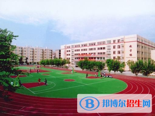 成都外國(guó)語(yǔ)專業(yè)學(xué)校2018年報(bào)名條件、招生對(duì)象