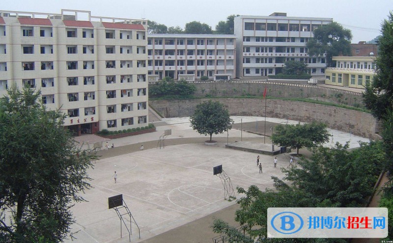 周口衛(wèi)生學校2021年招生辦聯(lián)系電話
