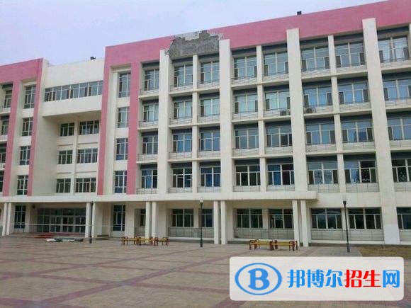 新疆巴音郭楞蒙古自治州衛(wèi)生學校2018年報名條件、招生對象