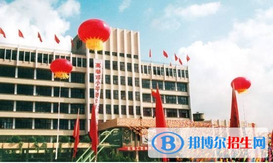 云南工藝美術(shù)學(xué)校2018年報名條件、招生對象
