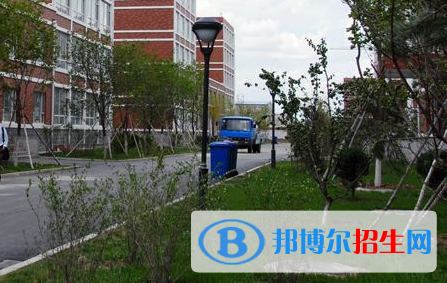 麗江市技工學(xué)校2018年報(bào)名條件、招生要求