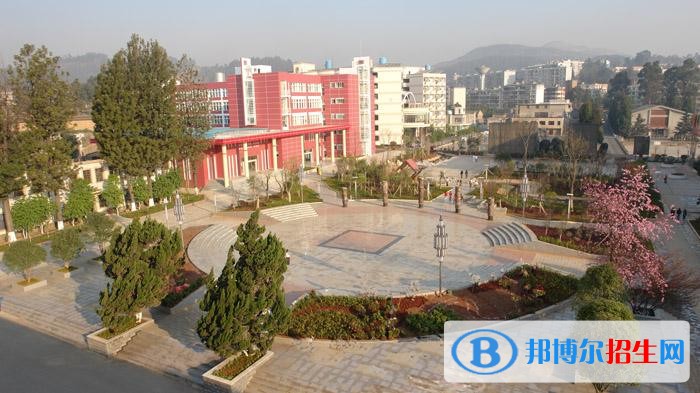 云南省旅游學(xué)校招生辦聯(lián)系電話(huà)