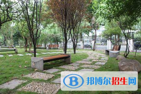 重慶松藻技工學校招生辦聯(lián)系電話