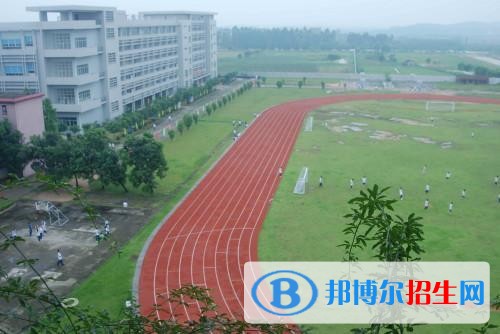 重慶市青山工業(yè)技工學校2018年報名條件、招生對象