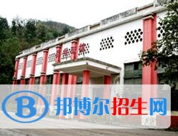 達州百島湖職業(yè)技術學校4
