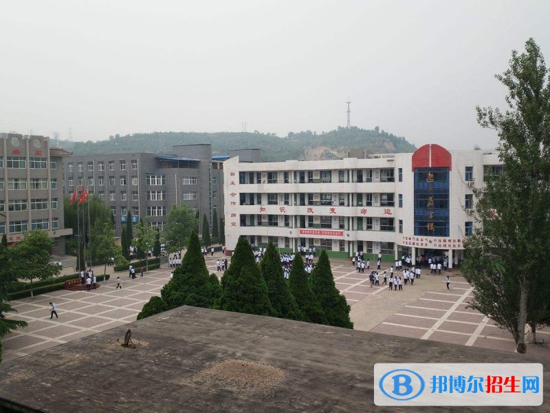 瀘州星宇職業(yè)技術(shù)學(xué)校2018年報(bào)名條件、招生對(duì)象