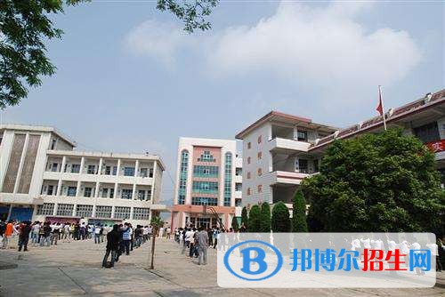 丹寨縣中等職業(yè)技術(shù)學(xué)校2018年報(bào)名條件、招生對(duì)象