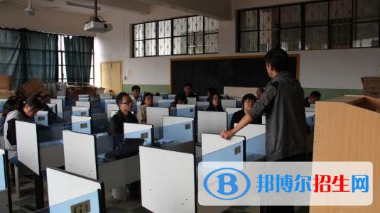 富順縣第二高級職業(yè)中學(xué)2018年報名條件、招生對象
