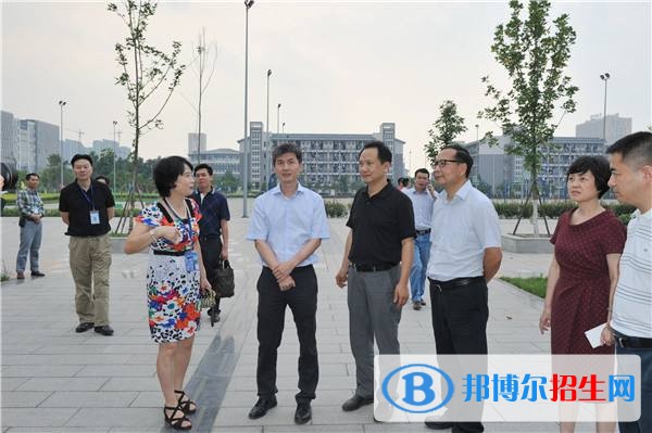 新都衛(wèi)生職業(yè)學校招生辦聯(lián)系電話
