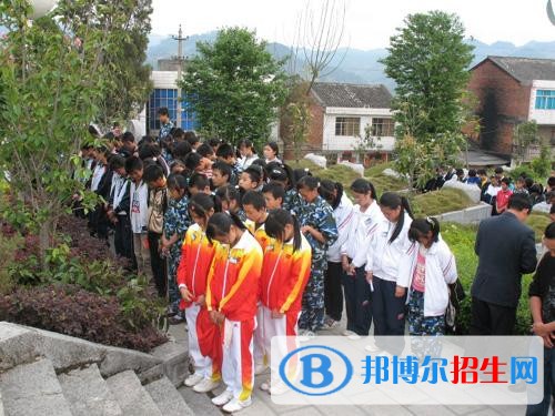 馬關(guān)縣民族職業(yè)高級中學(xué)2018年報名條件、招生對象