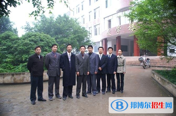 廣元鳳凰職業(yè)技術(shù)學(xué)校2018年報(bào)名條件、招生對象