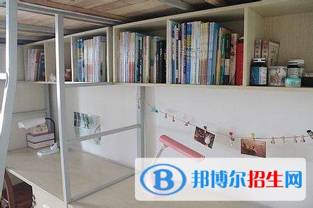 南部縣升鐘職業(yè)中學宿舍條件