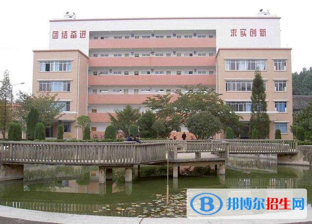 貴州省建筑材料工業(yè)學(xué)校2018年報(bào)名條件、招生對(duì)象