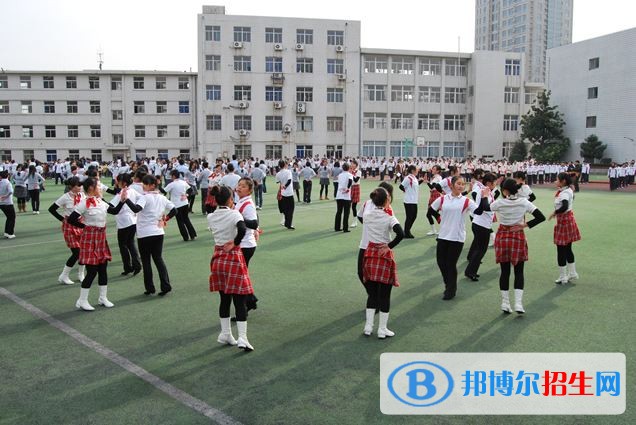 成都廣播電視中等專業(yè)學校2018年報名條件、招生對象
