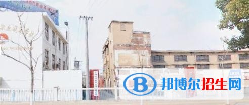 六盤水西南計(jì)算機(jī)職業(yè)技校招生辦聯(lián)系電話