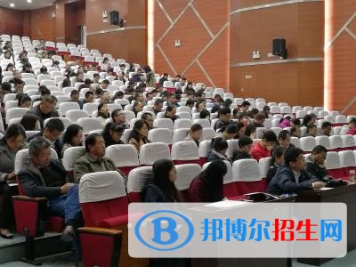  石家莊華文信息工程中等專業(yè)學(xué)校2018年報(bào)名條件、招生對(duì)象