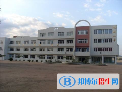 陜西長(zhǎng)城科技技術(shù)學(xué)校2018年報(bào)名條件、招生對(duì)象